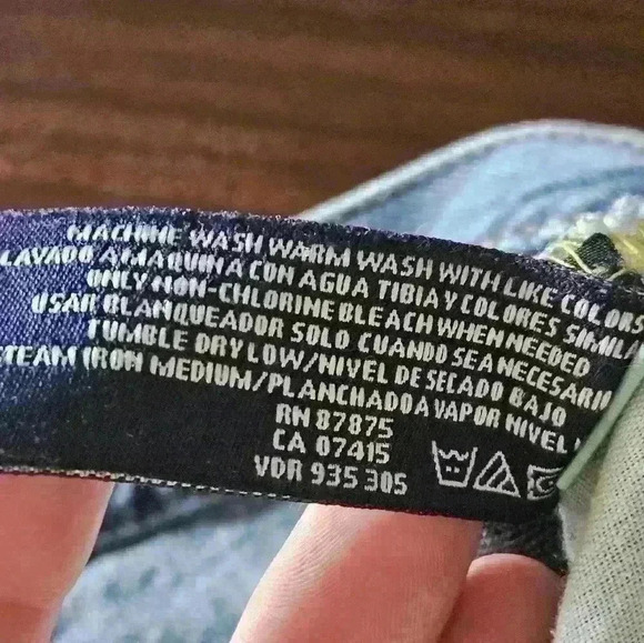 Nautica Relaxed Fit Mid-rise Straight Leg Medium Wash Jeans Size 32W x 30L EUC - Picture 9 of 12